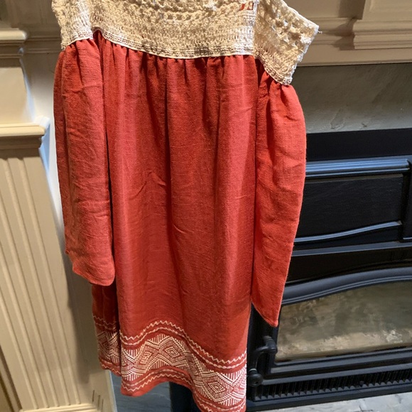 Coral off the shoulder linen dress - Picture 7 of 8